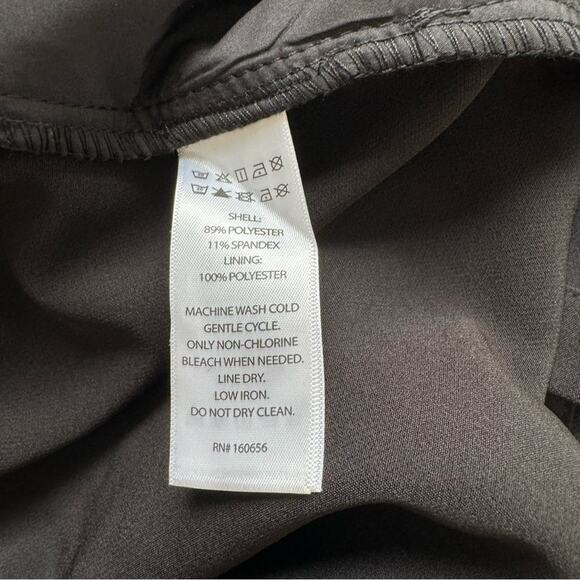 Sincerely Jules NWT Black Elastic Waist Pleated Trouser Shorts Size M - Picture 7 of 7